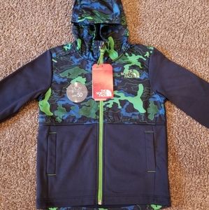 Boys North Face jacket- size 6